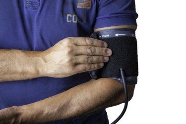 血圧計おすすめと種類（手首、上腕）や測り方などの基礎を紹介